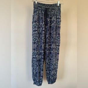 AERIE BOHO PATTERNED JOGGERS IN SIZE SMALL